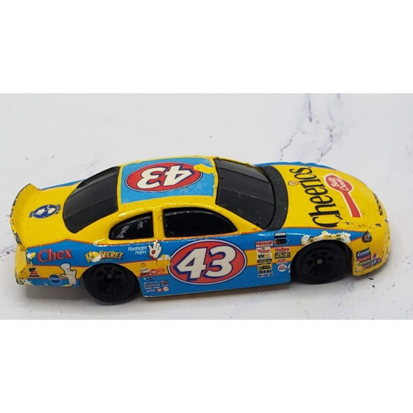 2001 Hot Wheels #43 Richard Petty Dodge Intrepid Cheerios 1:64 Scale - Picture 5 of 7